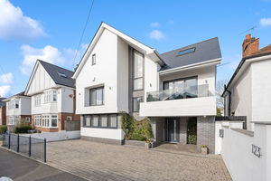 Photo 24- click for photo gallery